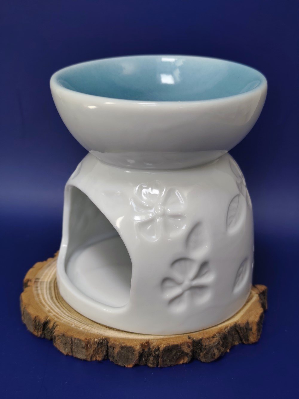 Kominek ceramiczny do wosku zapachowego / Ażurowe kwiaty / Biały