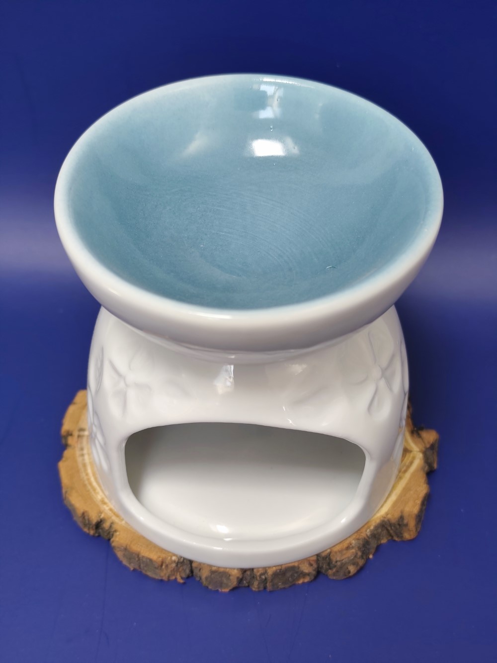 Kominek ceramiczny do wosku zapachowego / Ażurowe kwiaty / Biały - obrazek 3