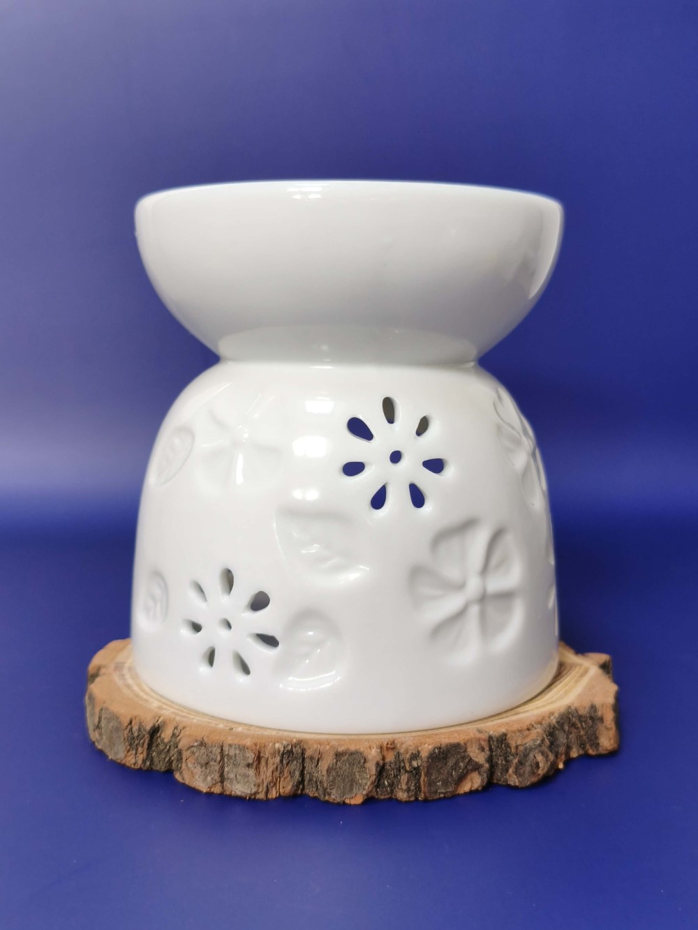 Kominek ceramiczny do wosku zapachowego / Ażurowe kwiaty / Biały - obrazek 2
