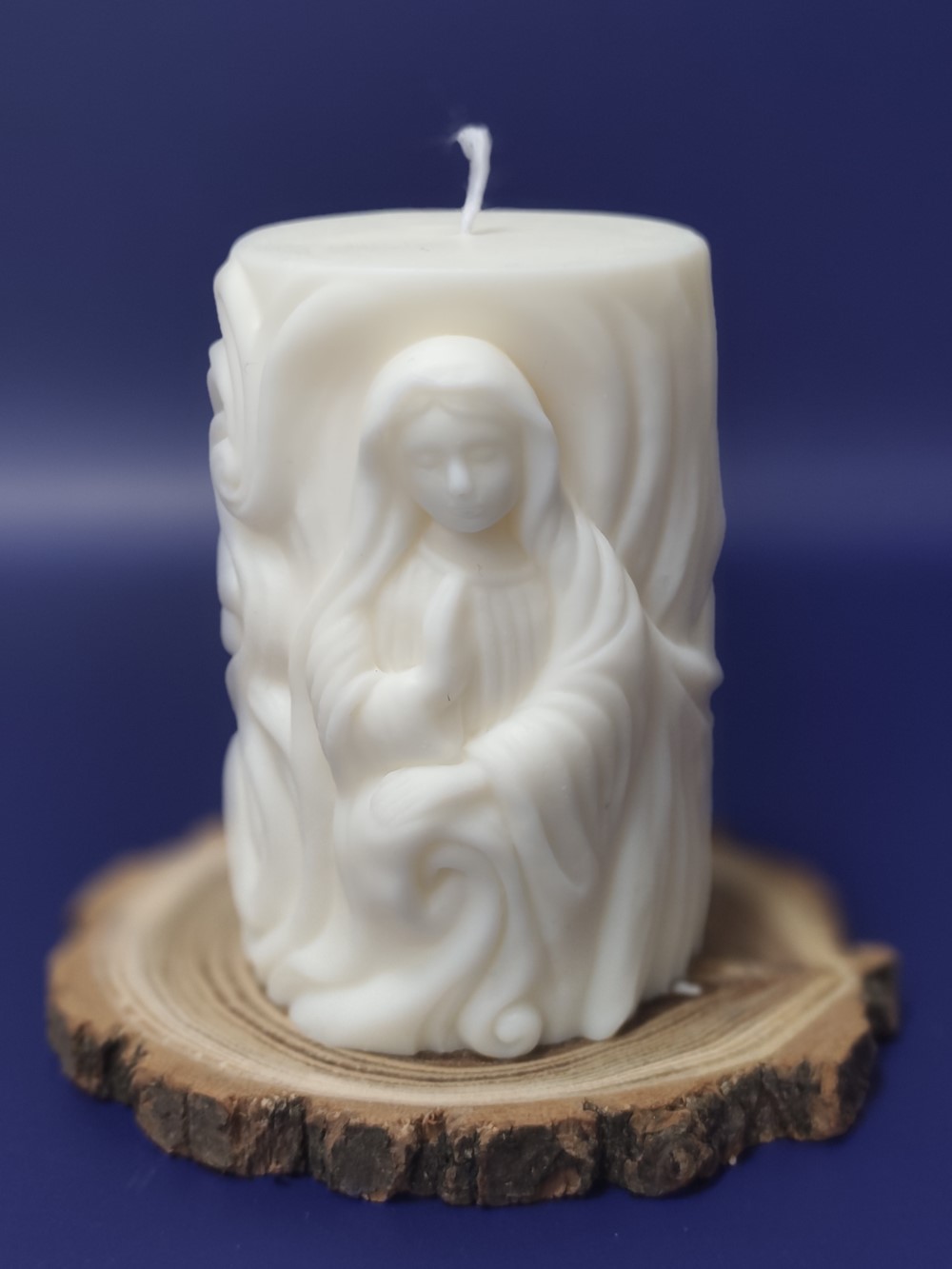 Świeca sojowa dekoracyjna wolnostojąca, bezzapachowa / Matka Boska 265 g